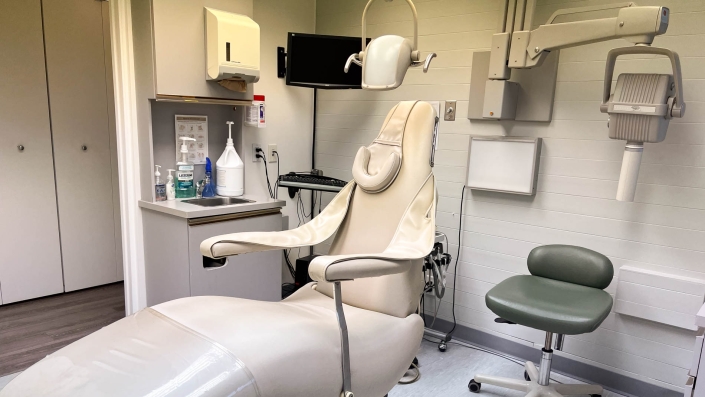 Dr. Robert Oliveros - Dentist - Richmond, BC - Operatory